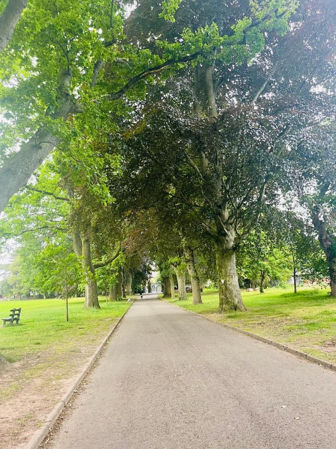 Tanglewood House Abergavenny With Private Parking Villa Екстериор снимка
